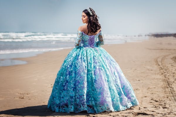 Dazzle the Night Away: Unveiling the Hottest Prom Dress Trends for Xmas 2023